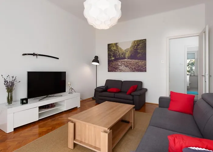 Апартаменты Lari *